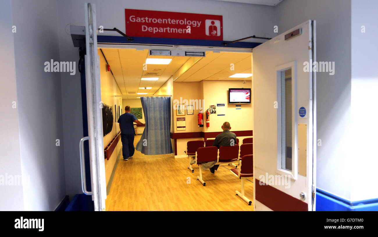 Liverpool Ambulance High Resolution Stock Photography And Images Alamy