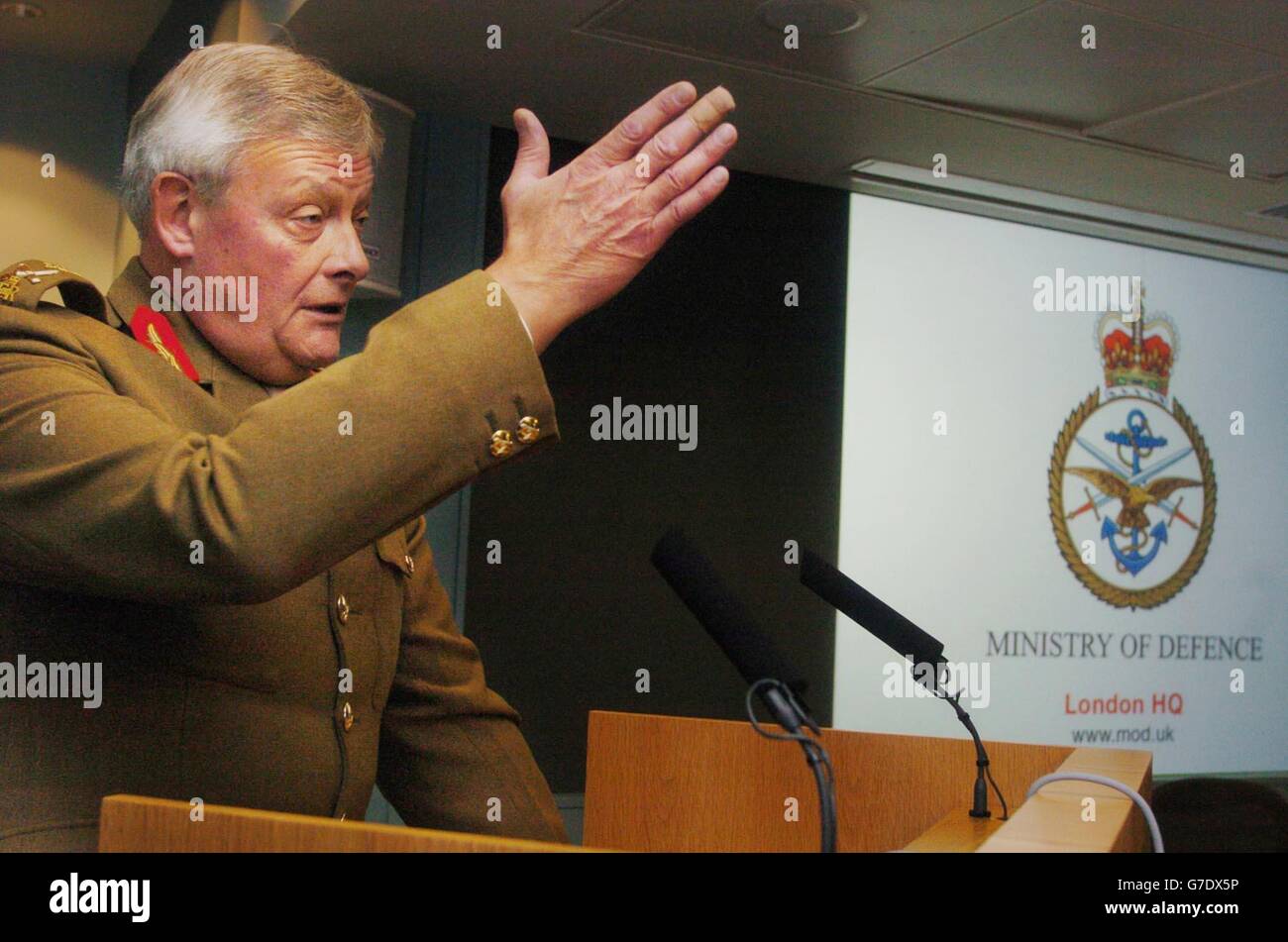 The Chief of Staff of Defence General Michael Walker answers questions from the press regarding the announcement by Defence Secretary Geoff Hoon of the deployment of British troops outside the MND (South East), during a press briefing inside the Ministry of Defence in central London. The Uk armoured battlegroup consisting of the 1st Battalion The Black Watch and supporting units will deploy to an area within MNF (West) to relieve a US unit for other tasks. The deployment will be of around 850 personnel and will for a limited time, lasting weeks and not months. Stock Photo