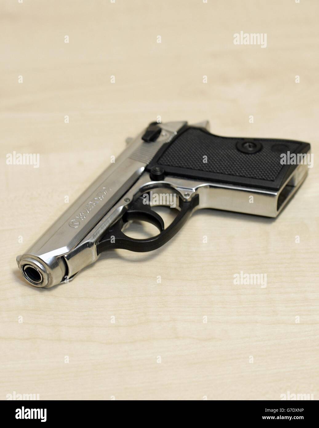 A blank firing hand gun which has been converted to fire live rounds, recovered during a police anti drug and fire arm operation 'Vezere' in Lewisham Way, Lewisham. Stock Photo