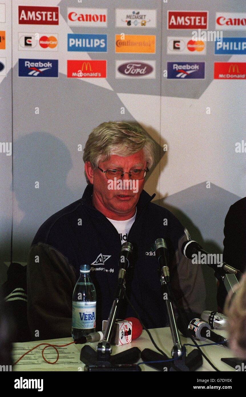 Soccer ... UEFA Champions League ... AC Milan v Rosenborg BK. Nils Arne ...