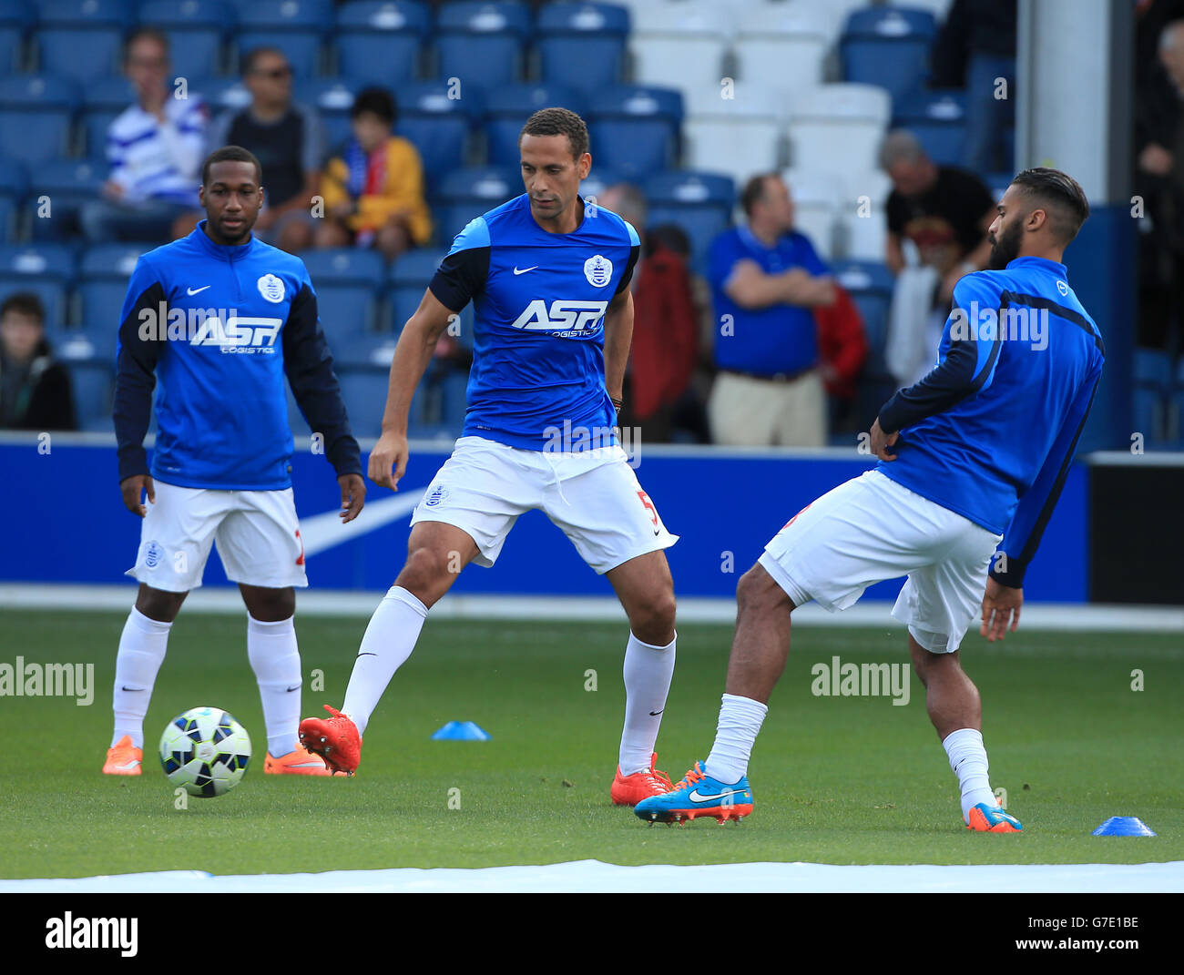 Football warm up rio ferdinand hi-res stock photography and images - Alamy