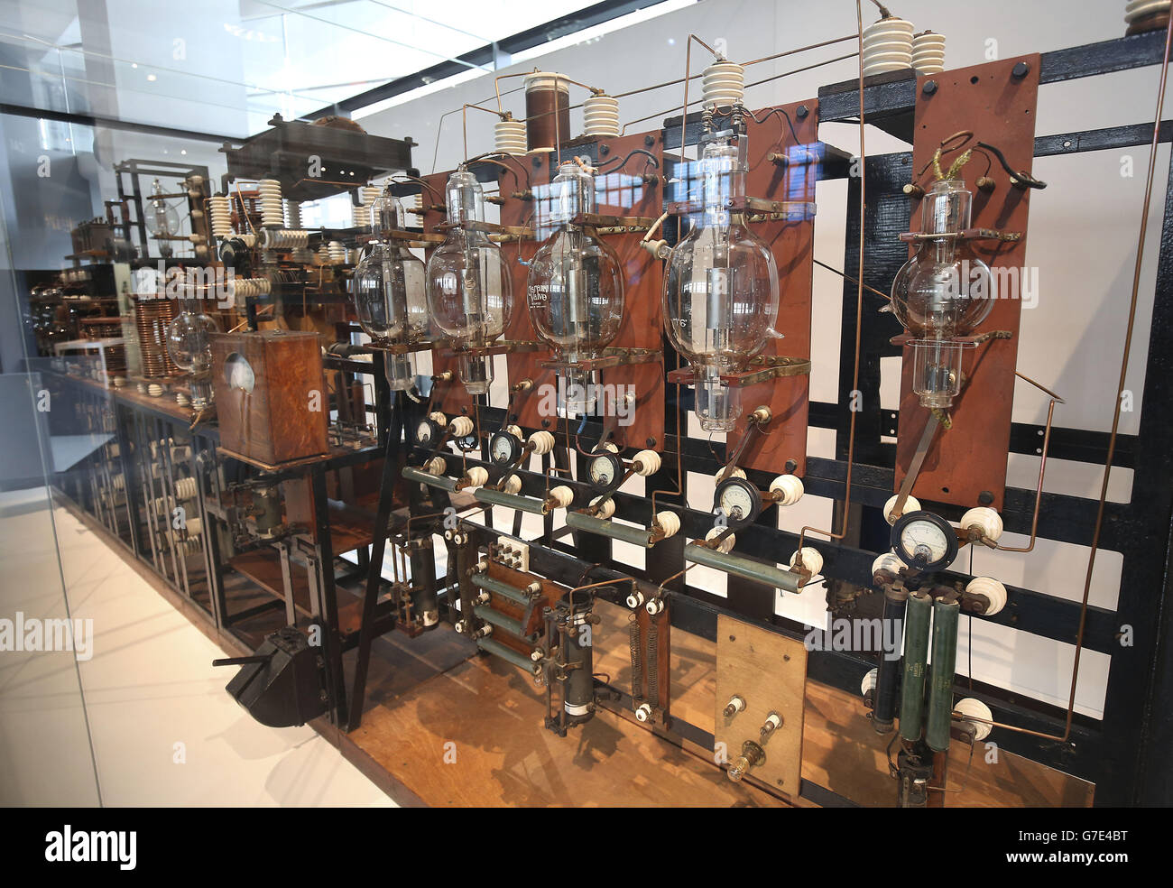 2LO the BBC's first radio transmitter from 1922 on display at the