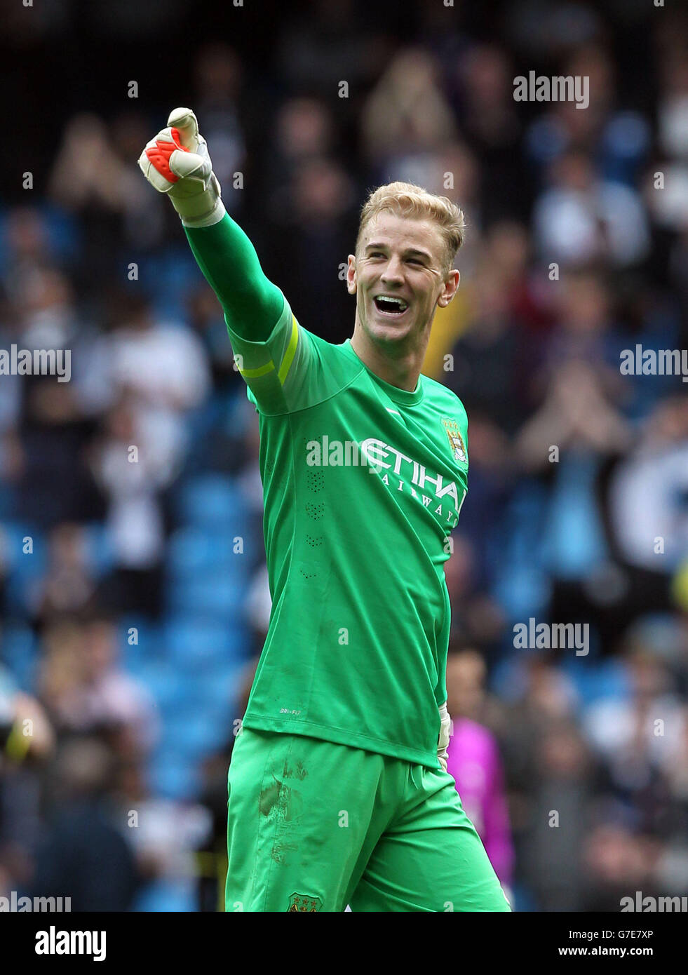 Soccer - Barclays Premier League - Manchester City v Tottenham Hotspur - Etihad Stadium. Manchester City's Joe Hart gestures to the crowd after the Barclays Premier League match at the Etihad Stadium, Manchester. Stock Photo
