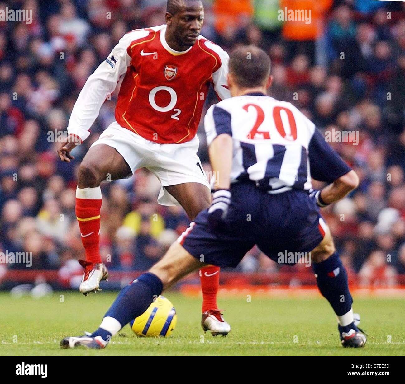 Kolo toure arsenal 2004 hi-res stock photography and images - Alamy