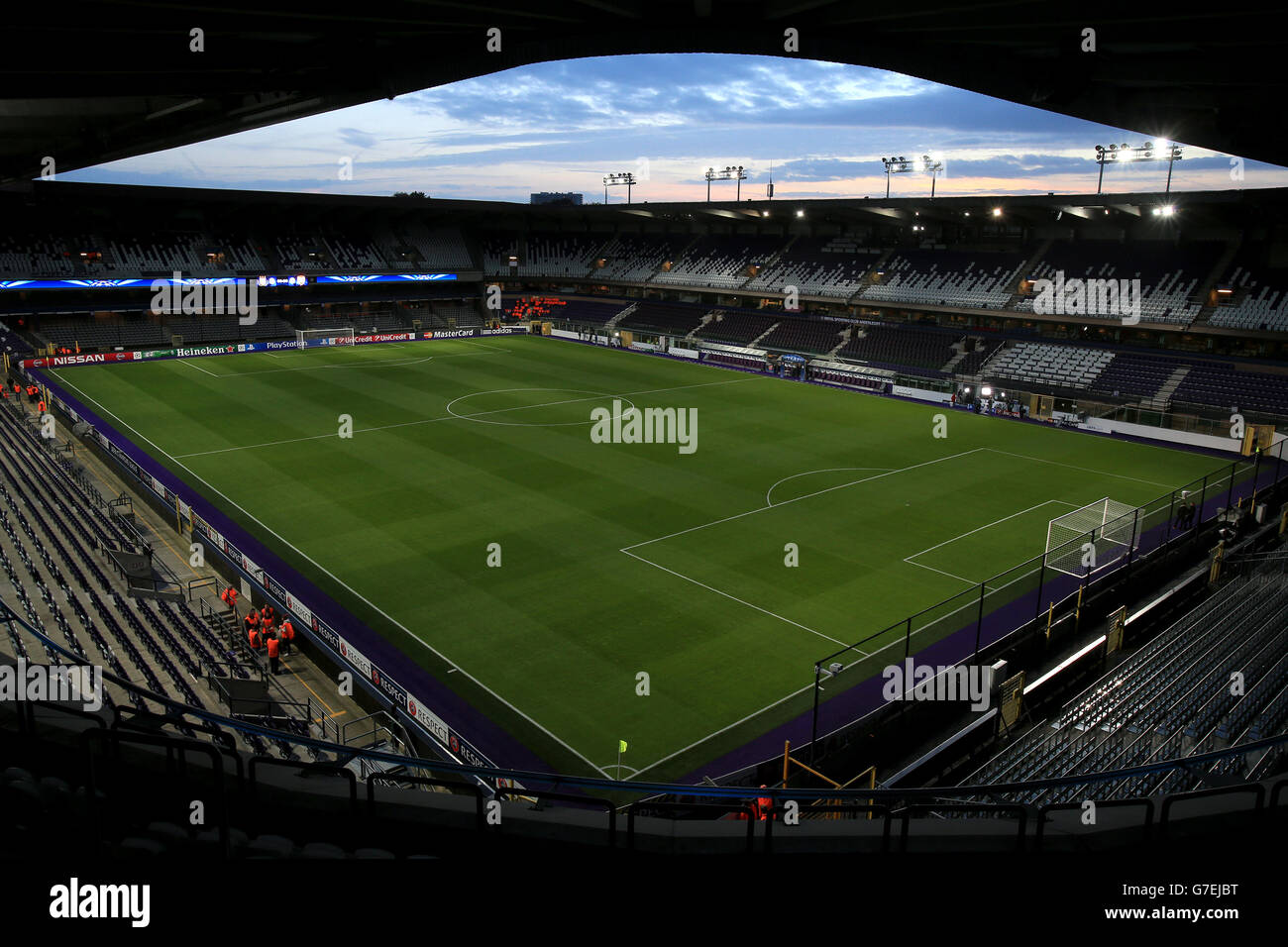 Soccer - UEFA Champions League - Group D - RSC Anderlecht v Arsenal - Constant  Vanden Stock Stadium Stock Photo - Alamy