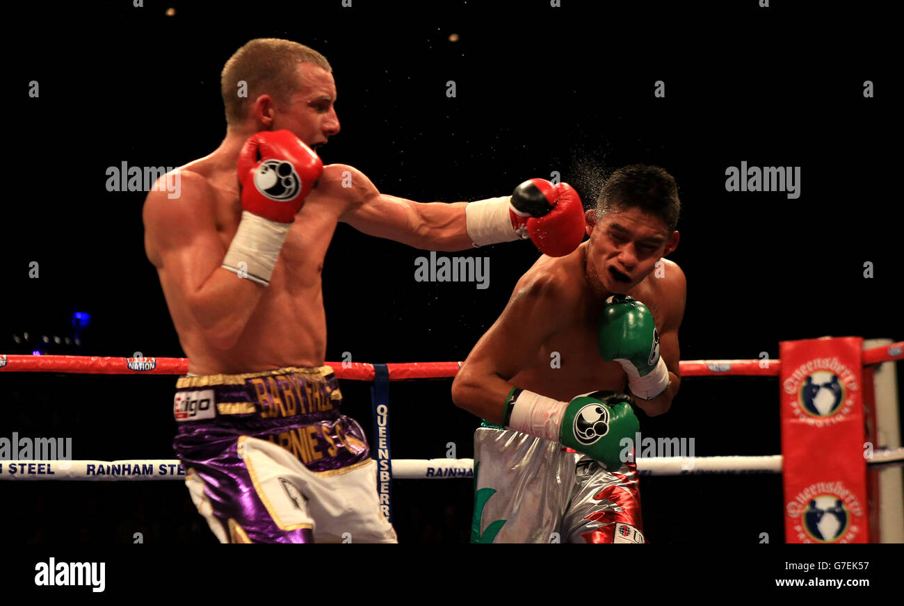 Boxing Liverpool Echo Arena Stock Photo Alamy