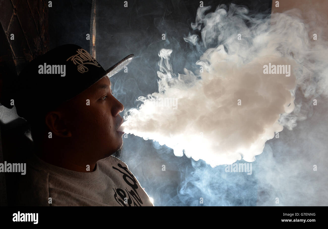 News fire ecigarettes hi-res stock photography and images - Alamy News fire ecigarettes hi-res stock photography and images - Alamy