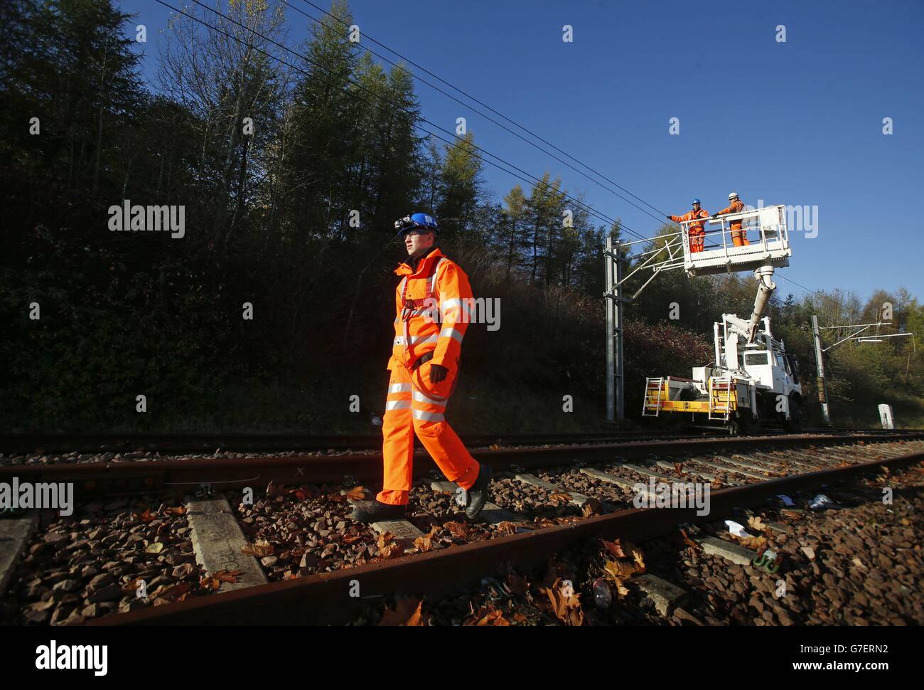 Babcock apprentices at a Babcock training base in Blantyre, Scotland, as Network Rail announces the awarding of contracts for the £250 million electrification of the Edinburgh-Glasgow main line. Stock Photo