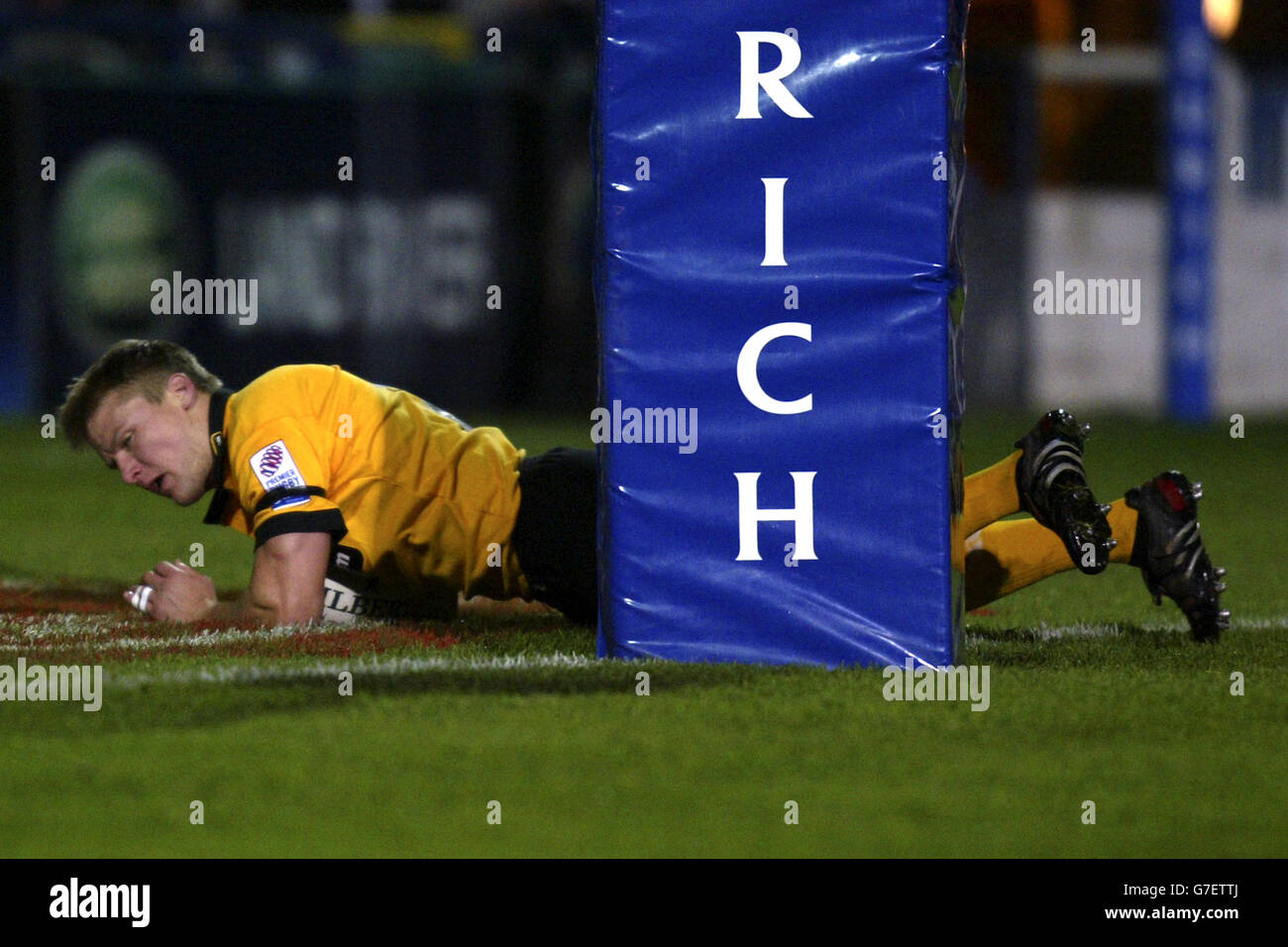 Stuart Abbott dives over to score Wasps' first try during the Zurich Premiership match at Sixways. Stock Photo
