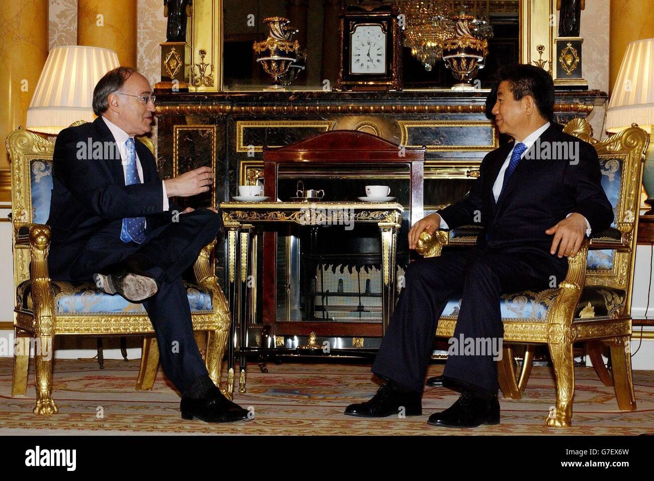 Michael Roh Conservative Party leader Michael Howard meets President Roh Moo-Hyun ...