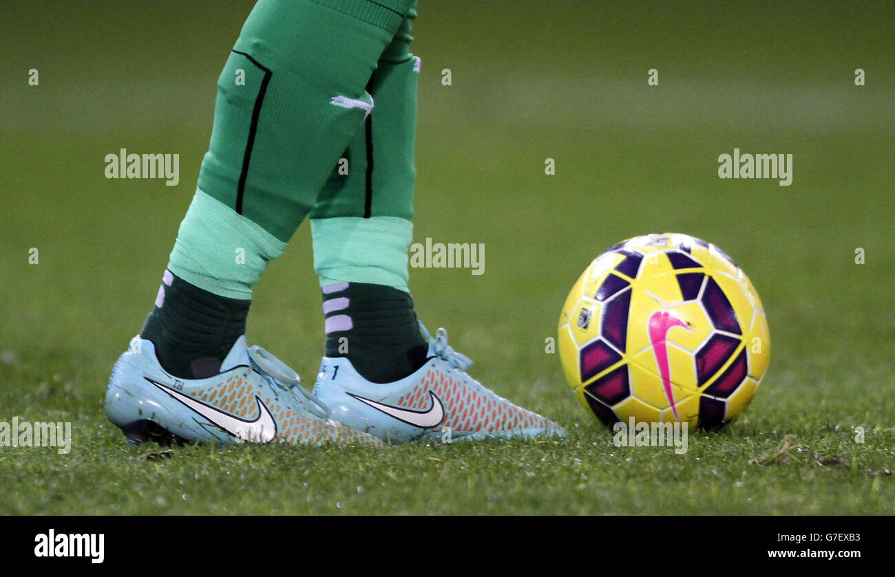 Nike football nike football training shoes boots hi-res stock photography and images - Alamy