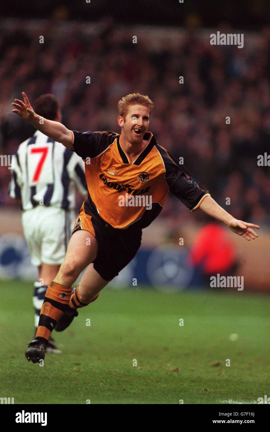 Soccer - Endsleigh League Division One - Wolverhampton Wanderers v West Bromwich Albion. Iwan Roberts celebrates scoring Wolverhampton Wanderers' second goal Stock Photo