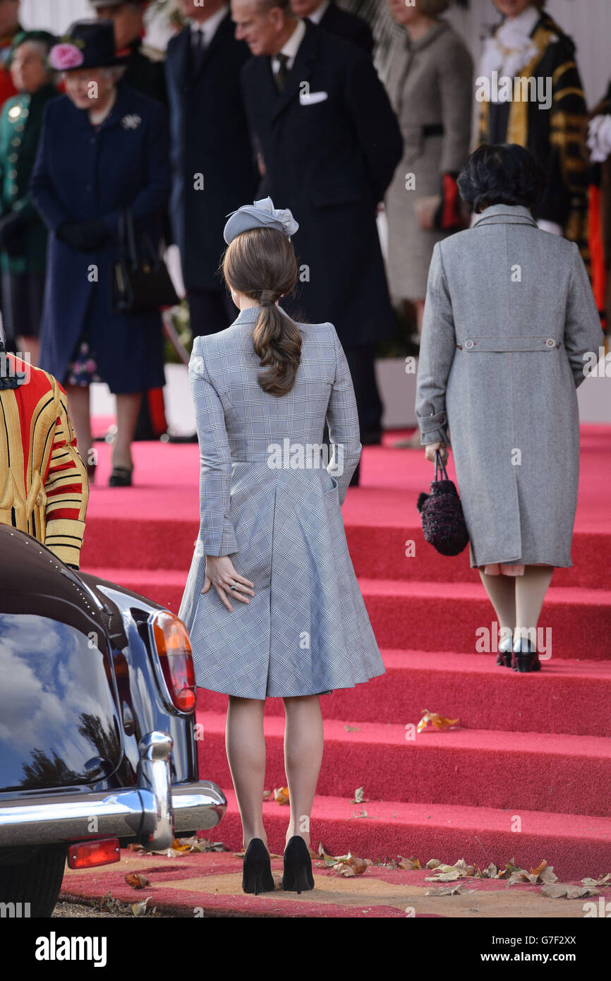 The Duchess of Cambridge attend the ceremonial welcome ceremony for Singapore's President Tony Tan Keng Yam at the start of a state visit at Horse Guards Parade in London. Stock Photo