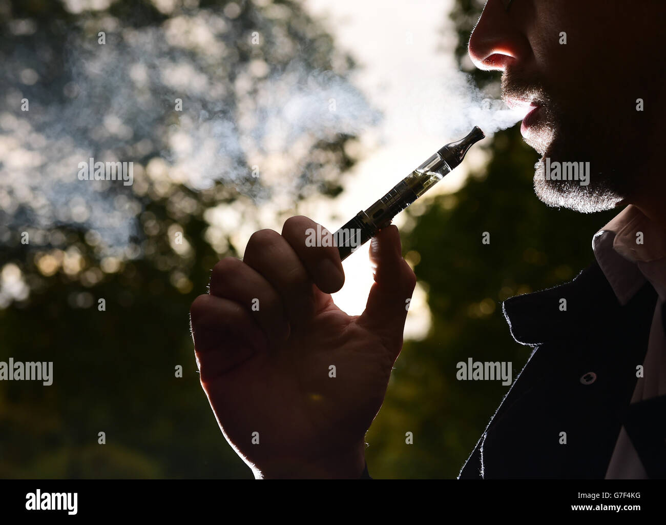 Personal vaporizer pv electronic nicotine delivery ends in london hi-res  stock photography and images