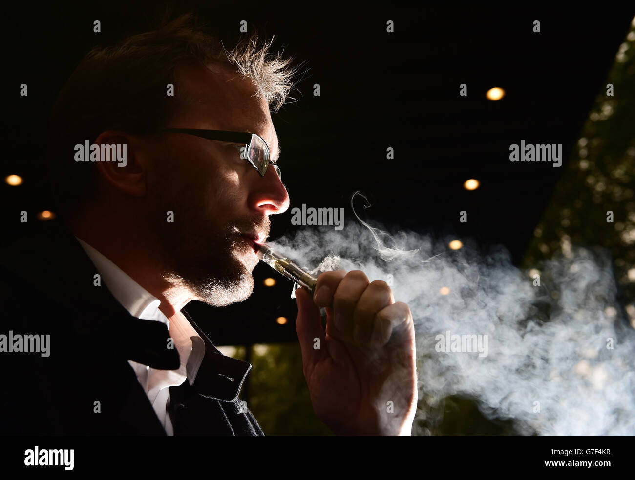 Personal vaporizer pv electronic nicotine delivery ends in london hi-res  stock photography and images