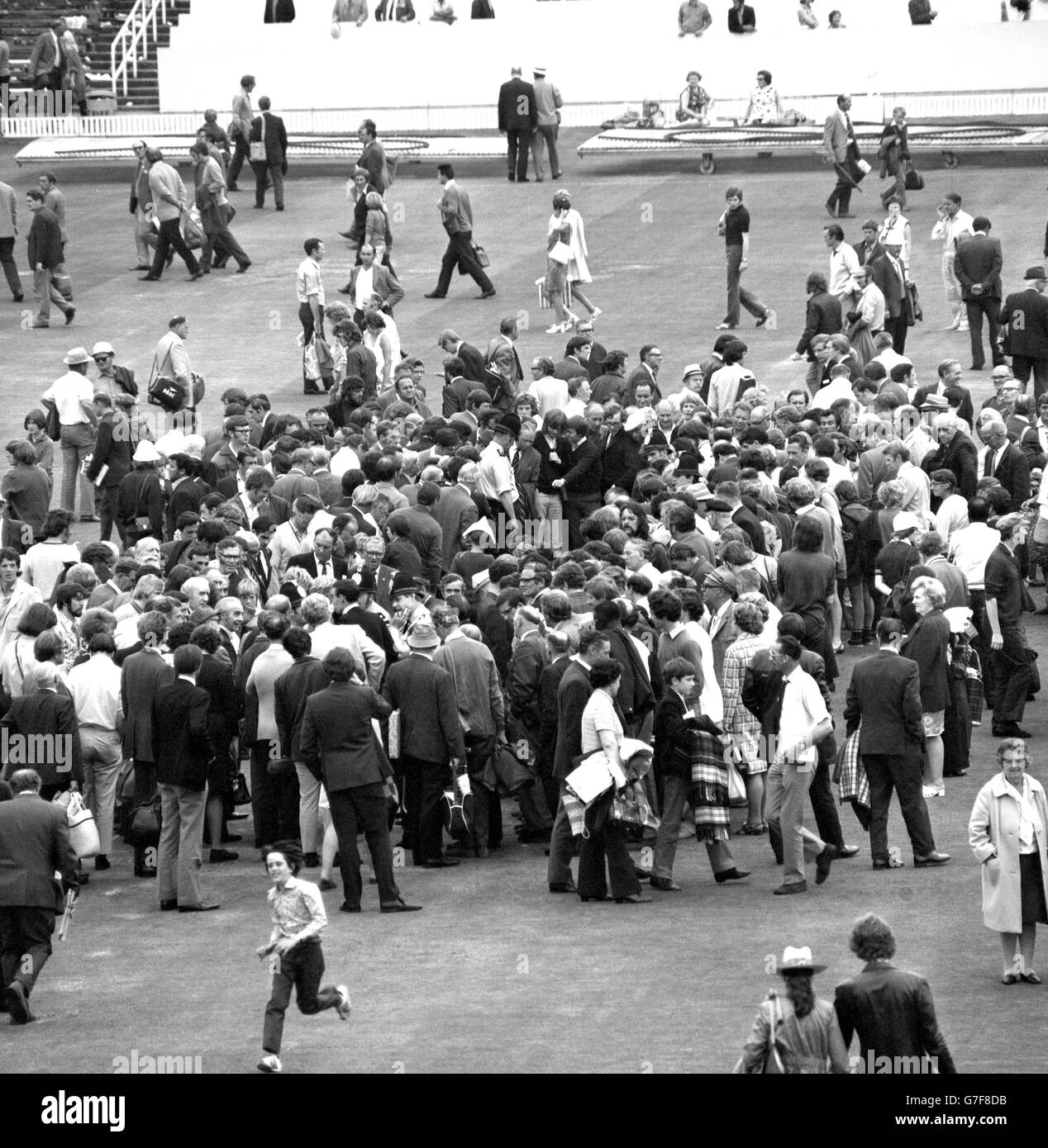 Sport cricket 1970s hires stock photography and images Alamy