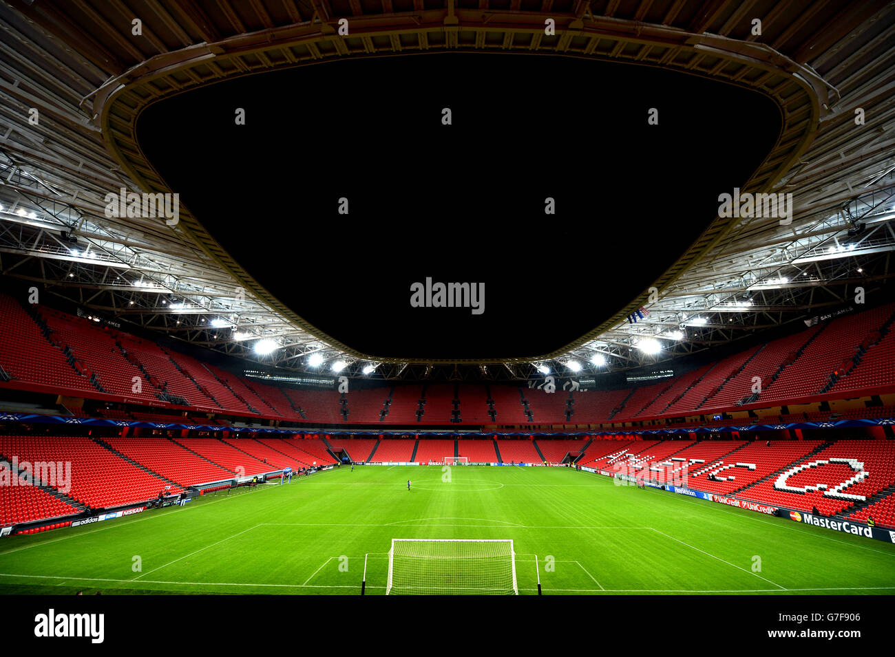 Soccer - UEFA Champions League - Group H -  Athletic Bilbao v FC Porto - San Mames Stadium Stock Photo