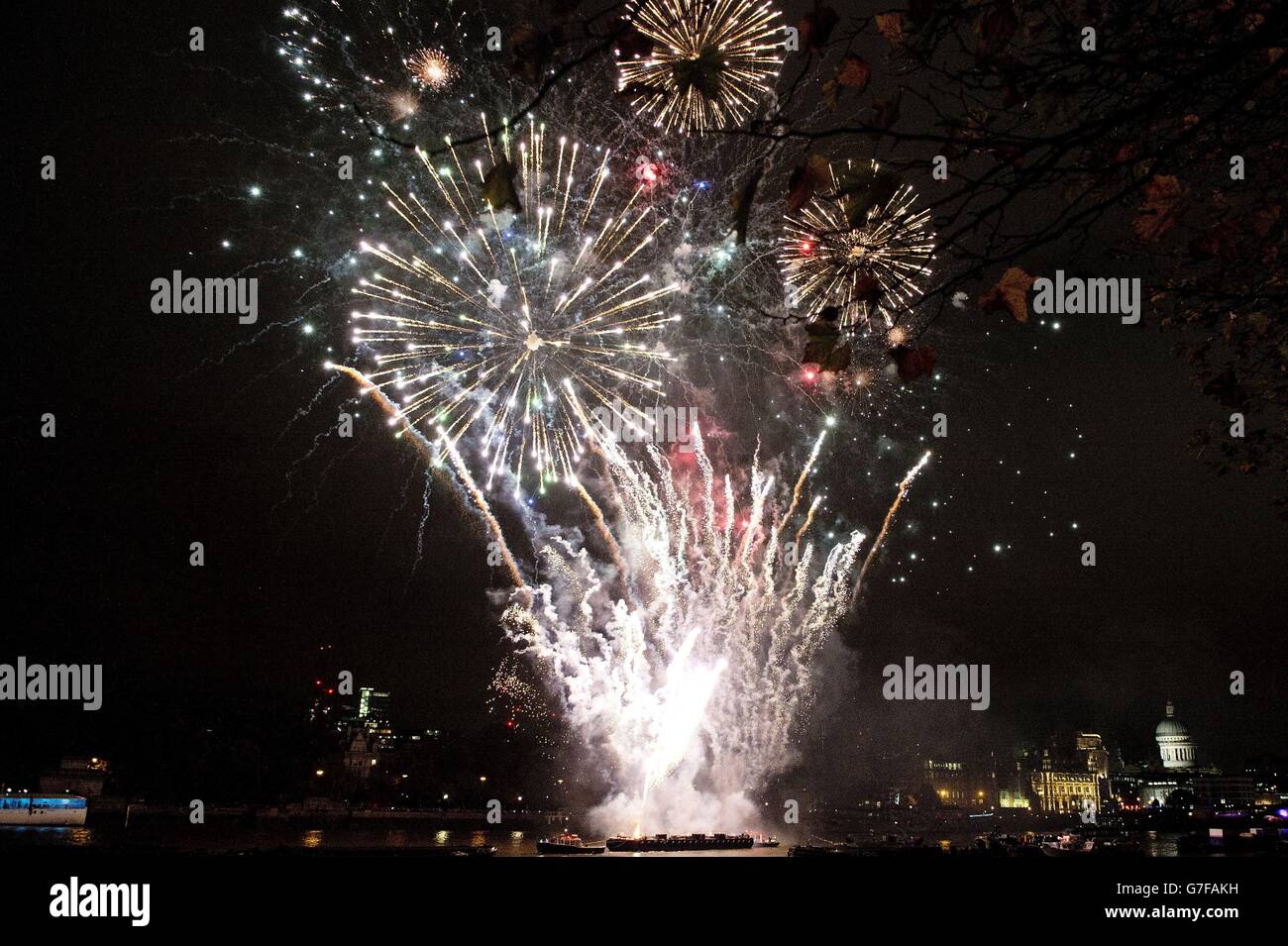 Lord mayor show fireworks hires stock photography and images Alamy