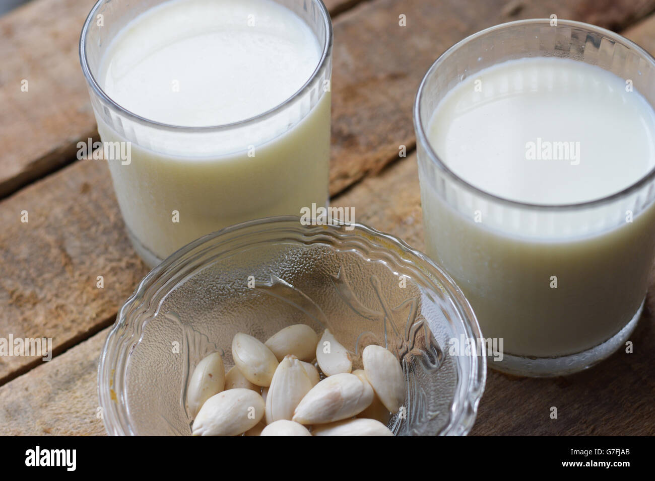 milk, almonds, breakfast, nutrition, nutritious, proteins, diet Stock Photo