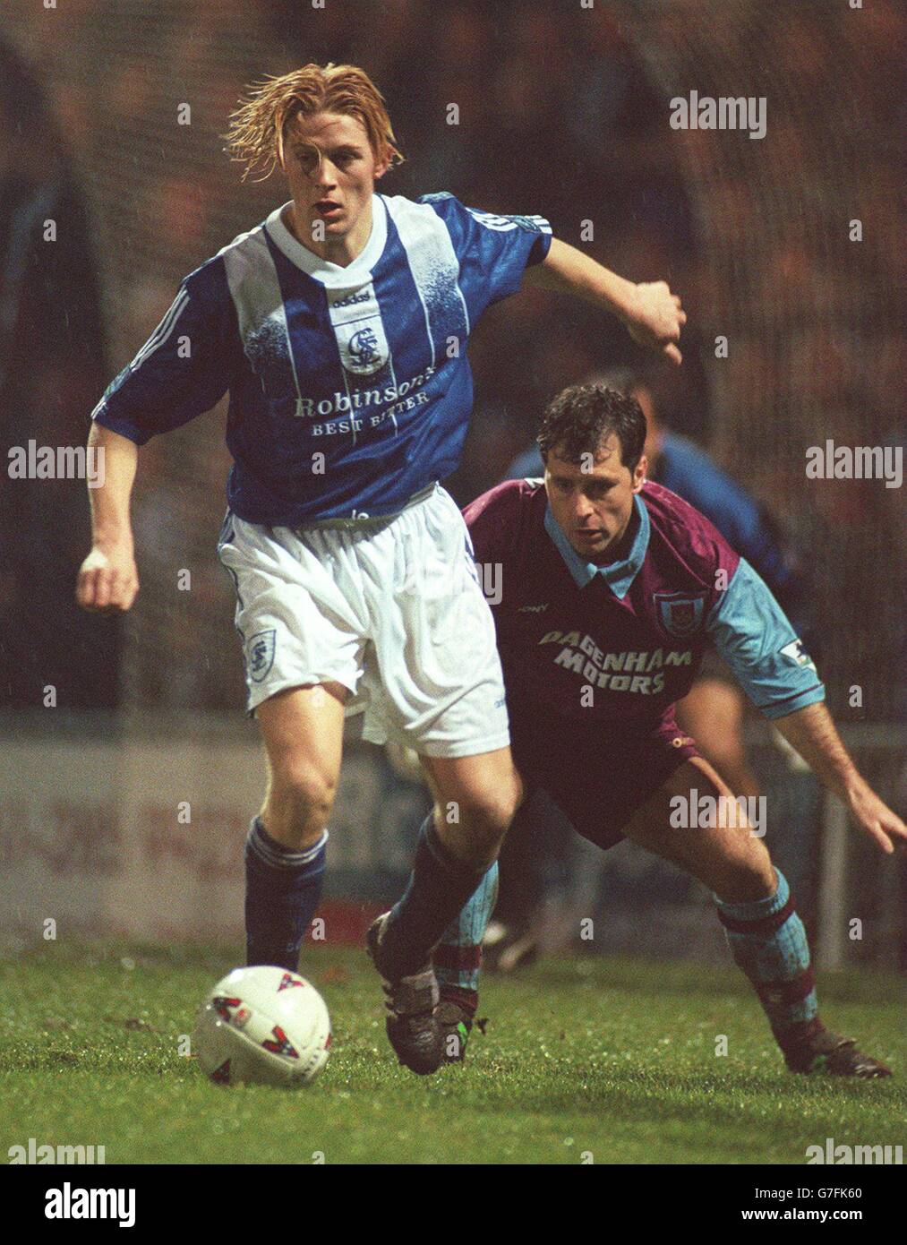 Soccer - Coca Cola League Cup - Fourth Round Replay - Stockport County v West Ham United. Alun Armstrong, Stockport County Stock Photo