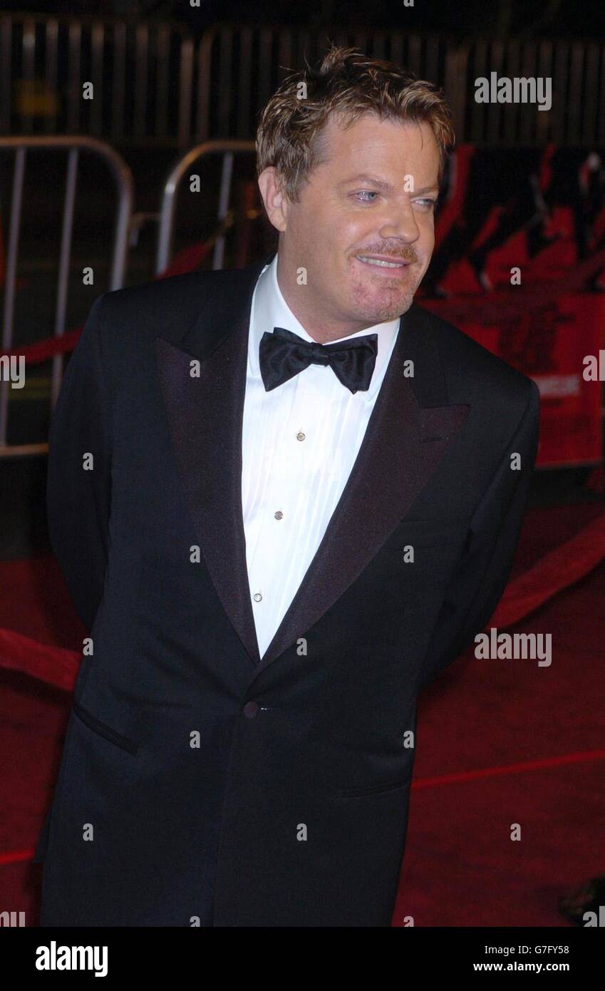 Eddie Izzard arrives for the premiere of Ocean's Twelve at the Grauman's Chinese Theatre in Hollywood, California. Stock Photo