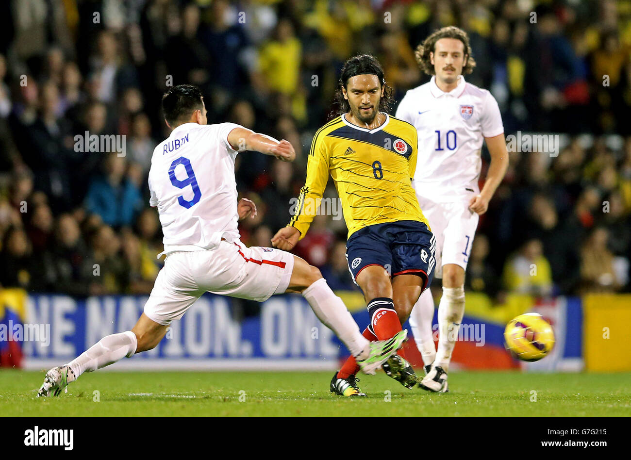 Soccer - International Friendly - Colombia v USA - Craven Cottage. Colombia's Abel Aguilar (centre) in action Stock Photo