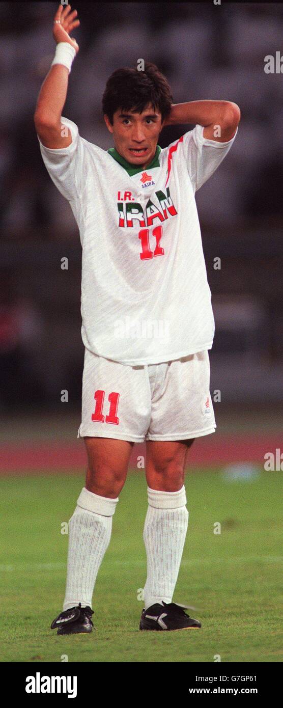 International Soccer ... ASIA'96 3rd place play-off   Kuwait v Iran Stock Photo