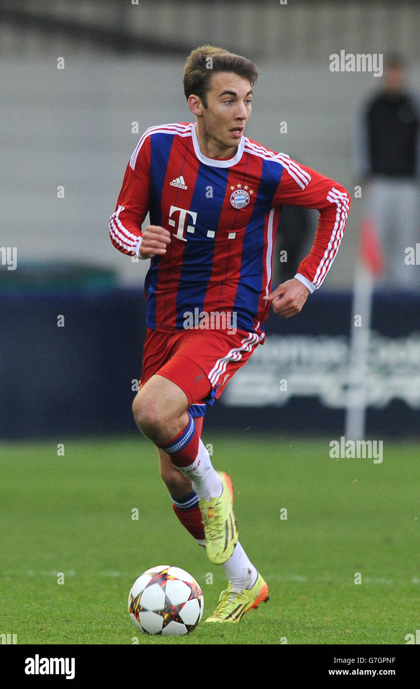 Soccer uefa youth league group manchester city munich ewen fields hi