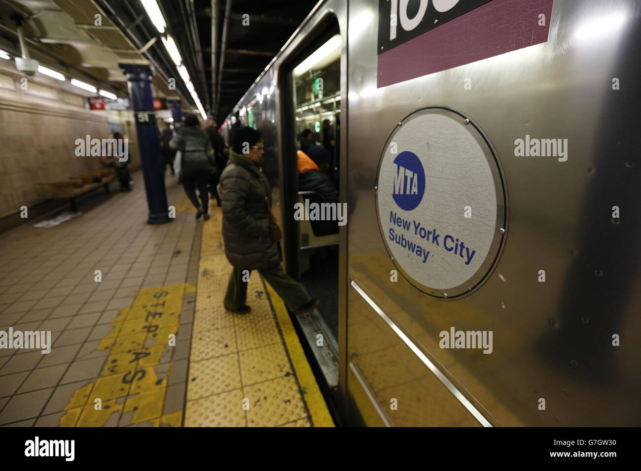 Stock photo new york city mta subway metro hi-res stock photography and ...