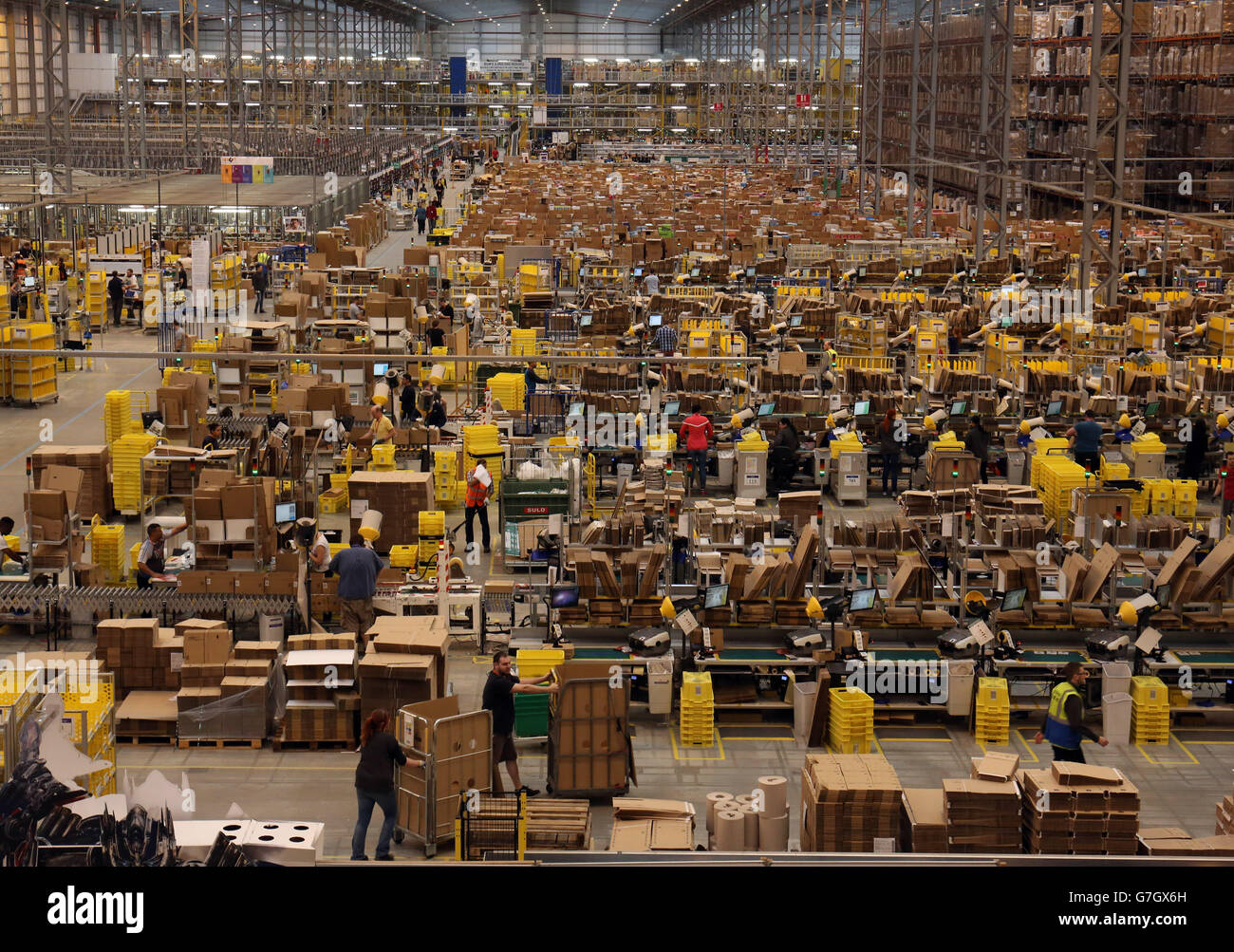 Amazon UK Fulfilment Centre Peterborough Stock Photo Alamy