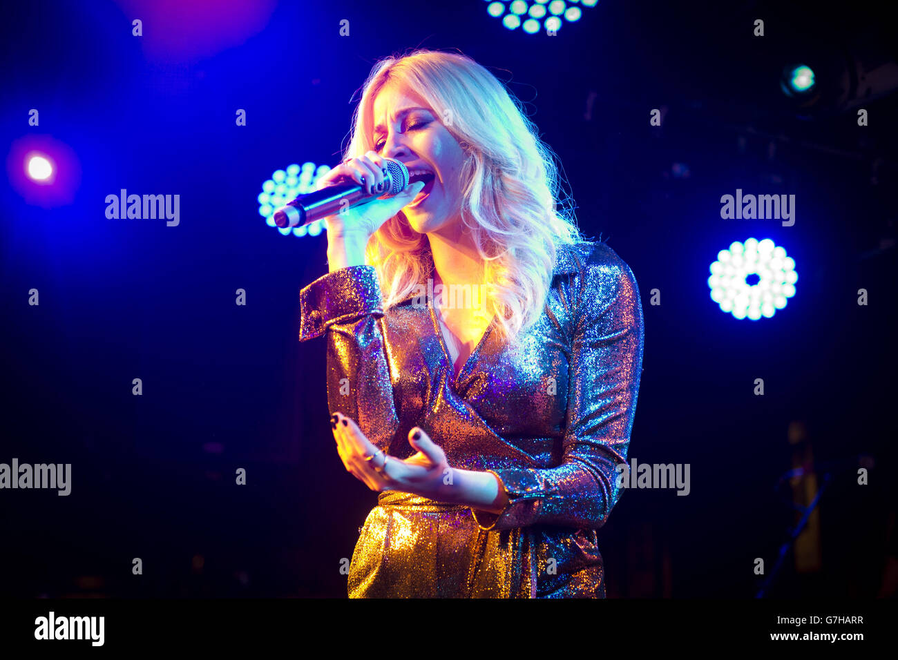 Pixie Lott secret gig - London Stock Photo - Alamy