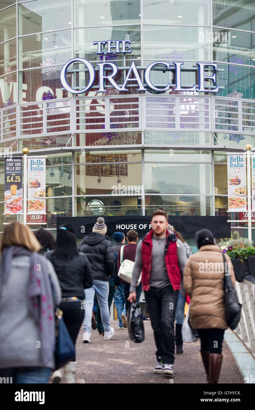 Boxing Day sales. EDITORIAL USE ONLY Shoppers at the Oracle shopping centre in Reading, during the Boxing Day sales. Stock Photo
