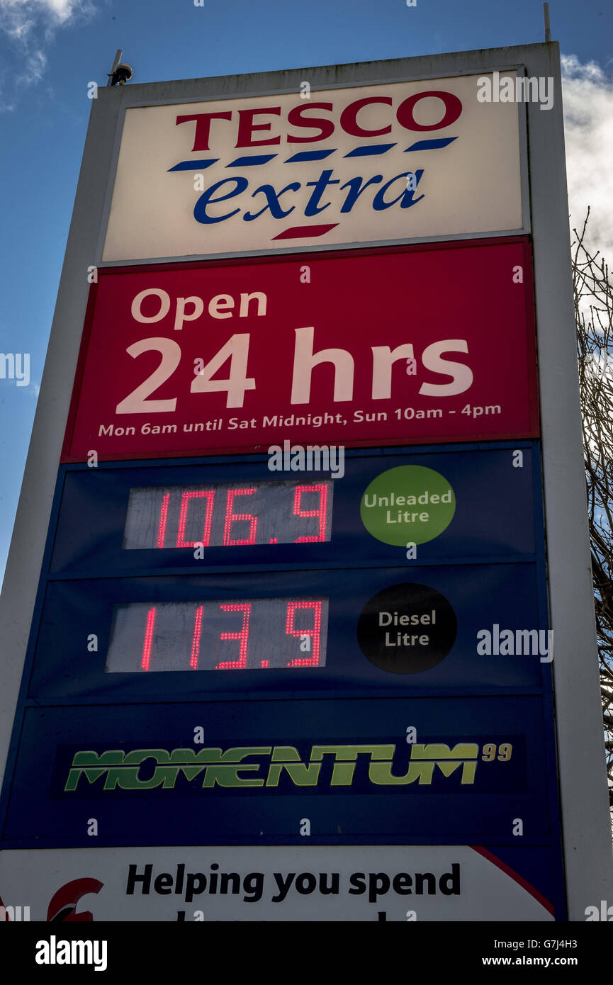 Tesco diesel pump prices hires stock photography and images Alamy