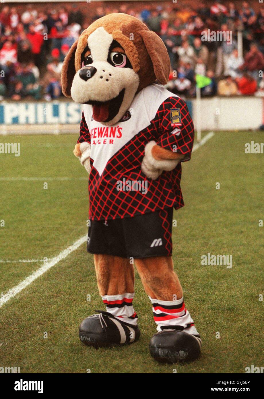 Rugby league - Silk Cut Challenge Cup - St Helens v Wigan. St Bernard ...