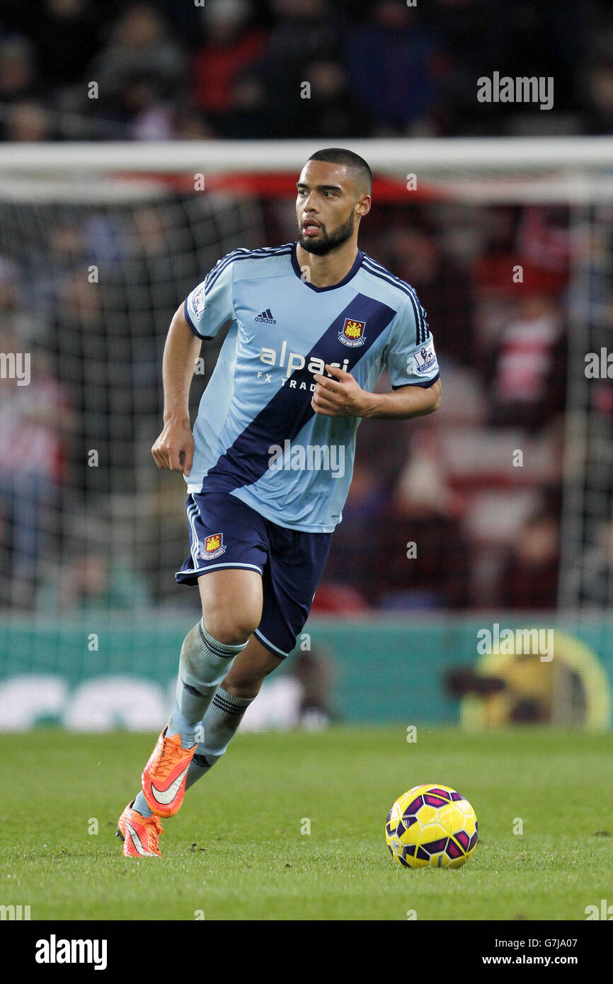Soccer - Barclays Premier League - Sunderland v West Ham United - Stadium of Light. West Ham United's Winston Reid Stock Photo