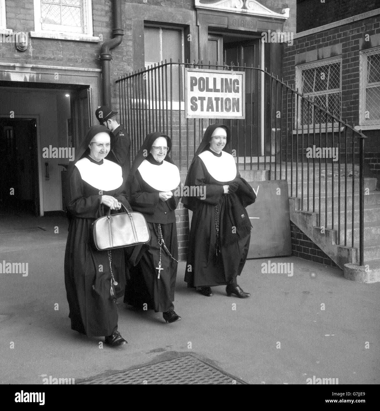 Nuns from the Convent of Notre Dame leave the Charlotte Sharman School in Southwark after voting in the General Election. Stock Photo