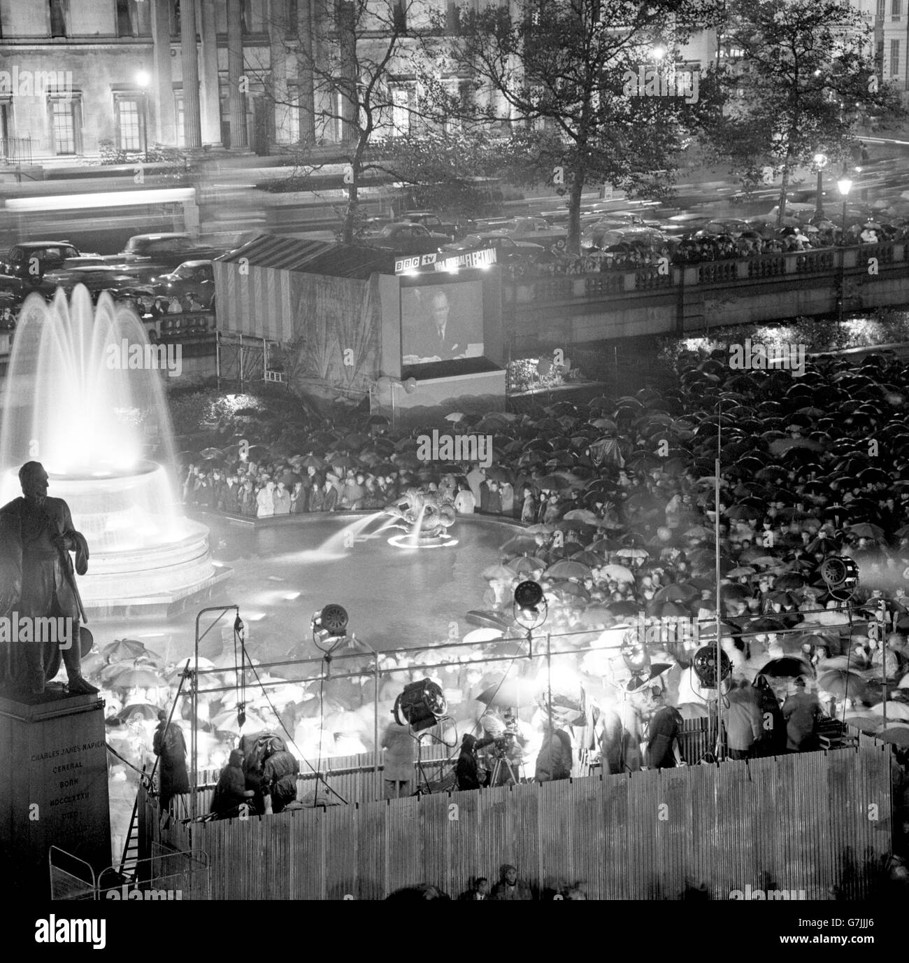 Big screen trafalgar square Black and White Stock Photos & Images - Alamy