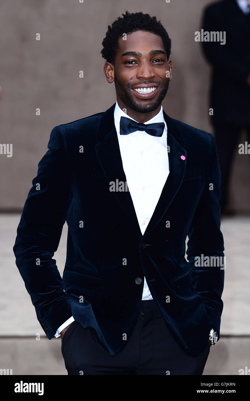 Tinie tempah arriving for the burberry prorsum show hi res stock