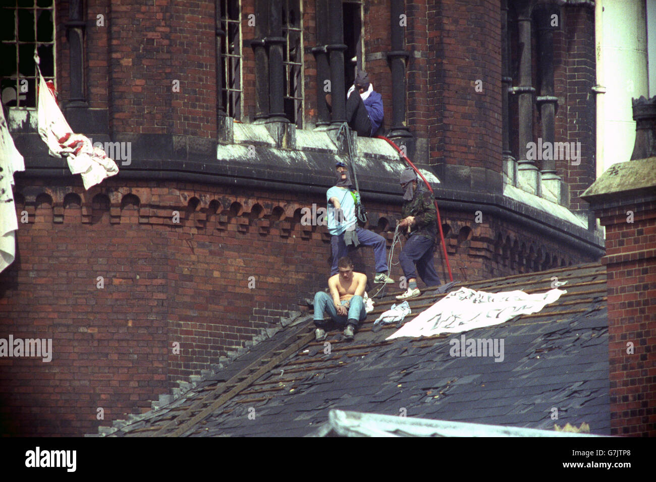 British Crime - Prison - Riots - Strangeways - Manchester - 1990. inmates standing guard. Stock Photo