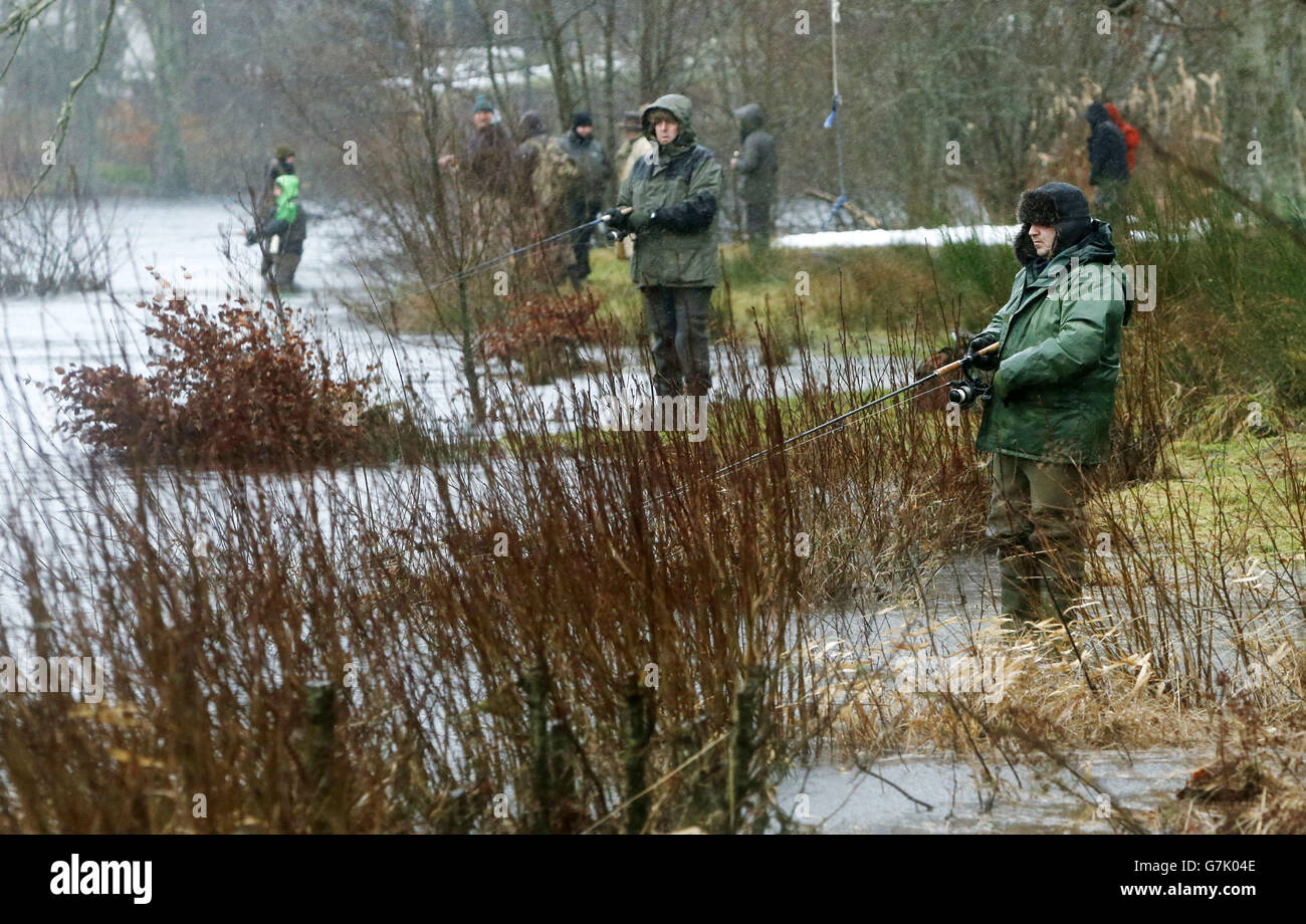 Scottish salmon season starts. Anglers on the River Tay in Scotland