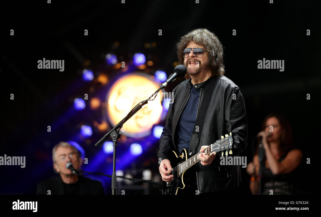 Jeff Lynne of Jeff Lynne's ELO performing live on The Pyramid Stage at the Glastonbury Festival, at Worthy Farm in Somerset. Stock Photo