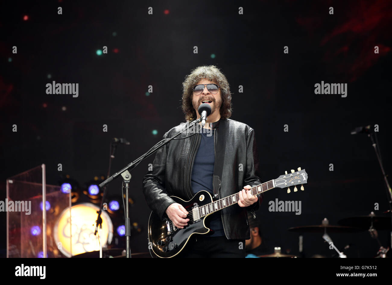 Jeff Lynne's ELO performing live on The Pyramid Stage at the Glastonbury Festival, at Worthy Farm in Somerset. PRESS ASSOCIATION Photo. See PA story SHOWBIZ Glastonbury. Picture date: Sunday June 26, 2016. Photo credit should read: Yui Mok/PA Wire Stock Photo