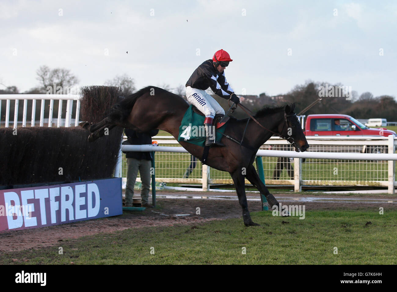 Rio De Sivola ridden by Richard Johnson during the Betfred 'January Sale' Handicap Chase Stock Photo