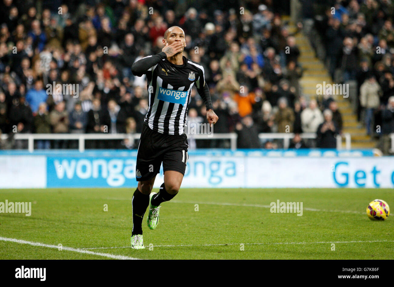 Newcastle United's Yoan Gouffran celebrates scoring his sides first goal of the game the Barclays Premier League match at St James' Park, Newcastle. Stock Photo