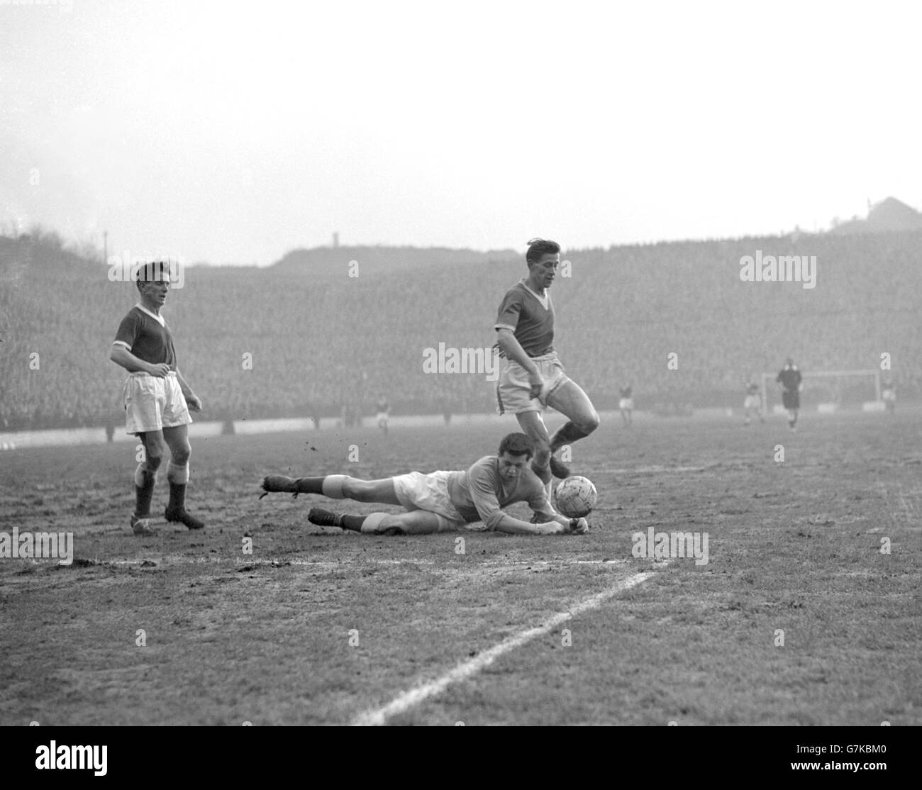 Soccer - FA Cup - Fourth Round - Charlton Athletic v Everton - The Valley Stock Photo