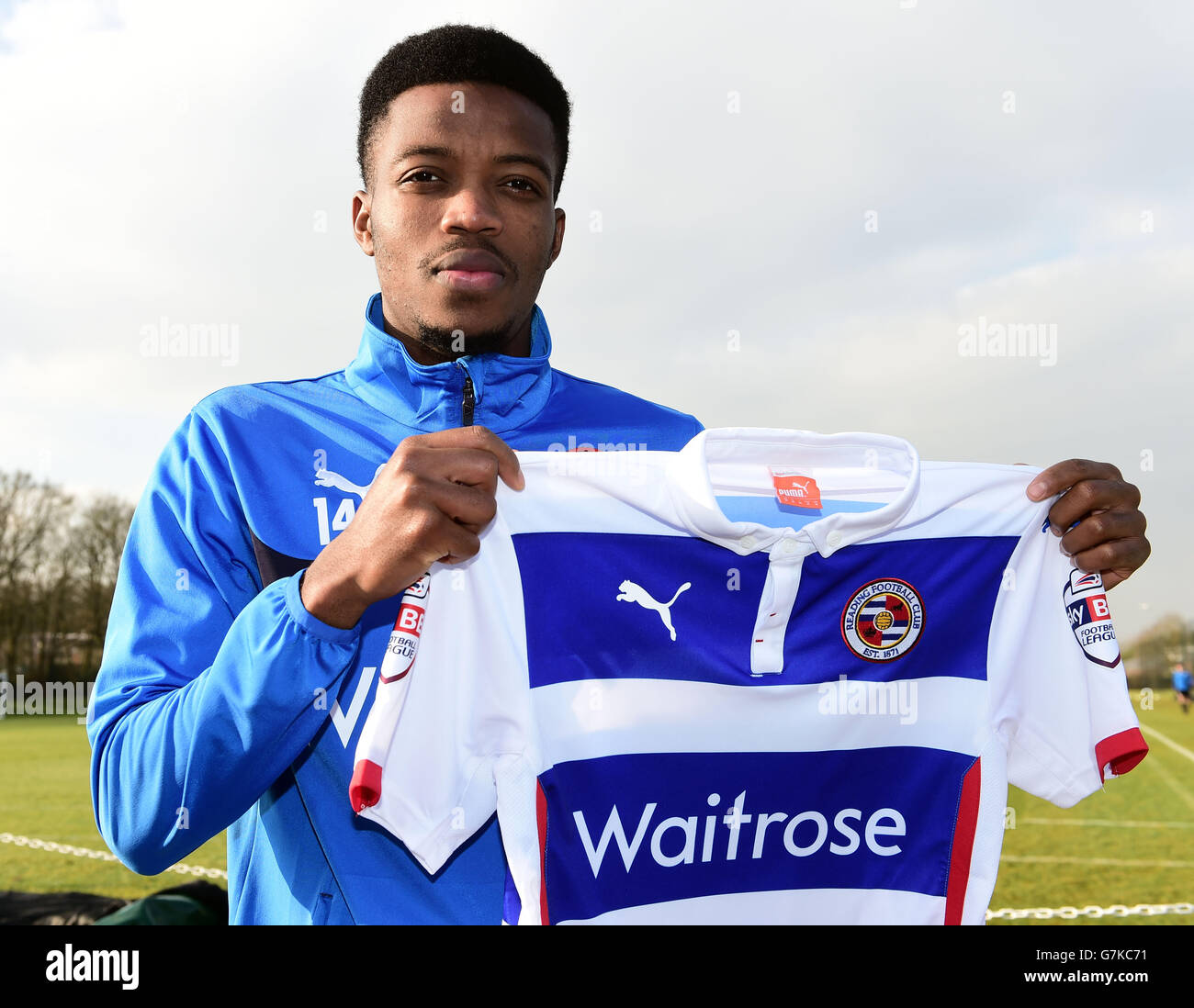 Soccer - Sky Bet Championship - Reading Training - Hogwood Park Training Ground. Reading's new signing Nathaniel Chalobah poses with a shirt Stock Photo