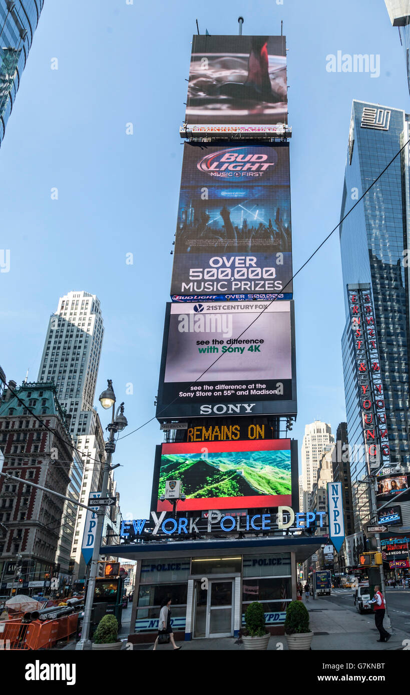 New York Police Dept Times Square, New York City Stock Photo - Alamy