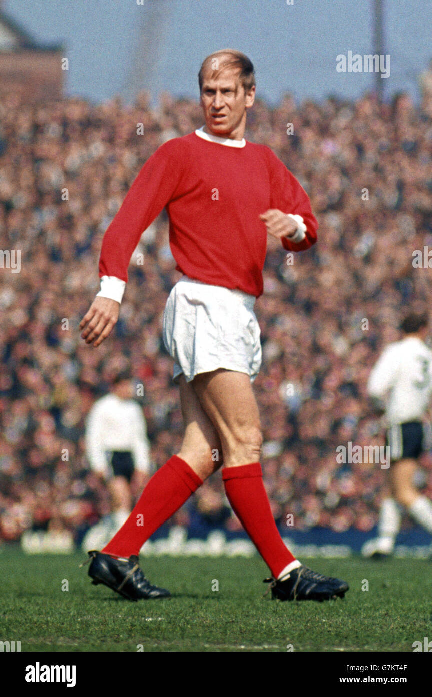 Soccer - Football League Division One - Manchester United v Fulham - Old Trafford. Bobby Charlton, Manchester United. Stock Photo