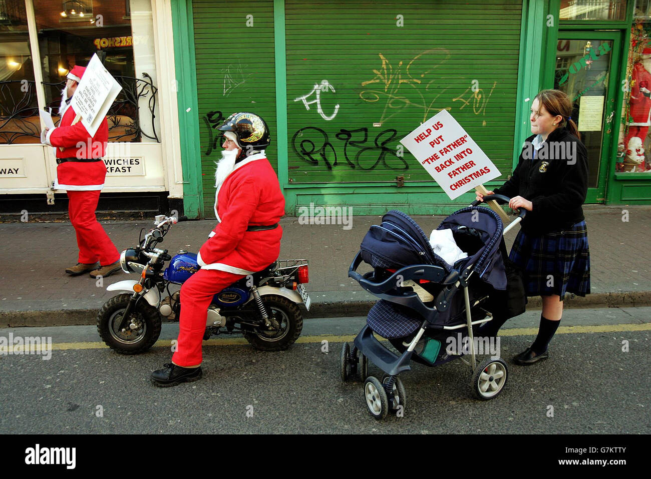 Unmarried and Separated Fathers of Ireland protesting. They were protesting against what they describe as an unjust and unequal family law system. Stock Photo