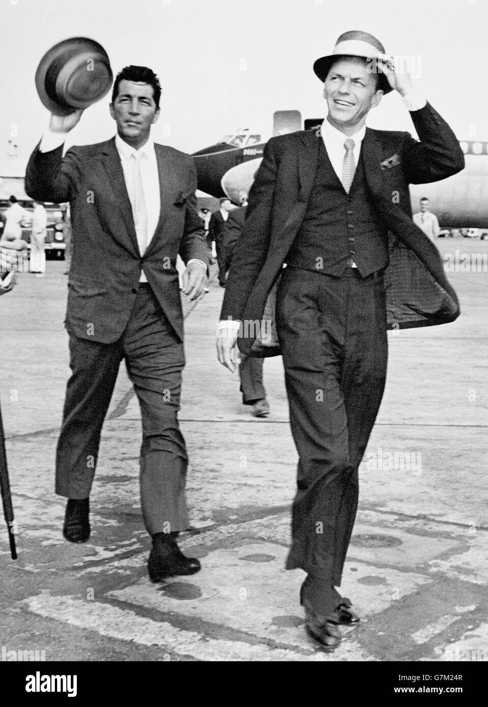 Dean Martin and Frank Sinatra - London Airport Stock Photo
